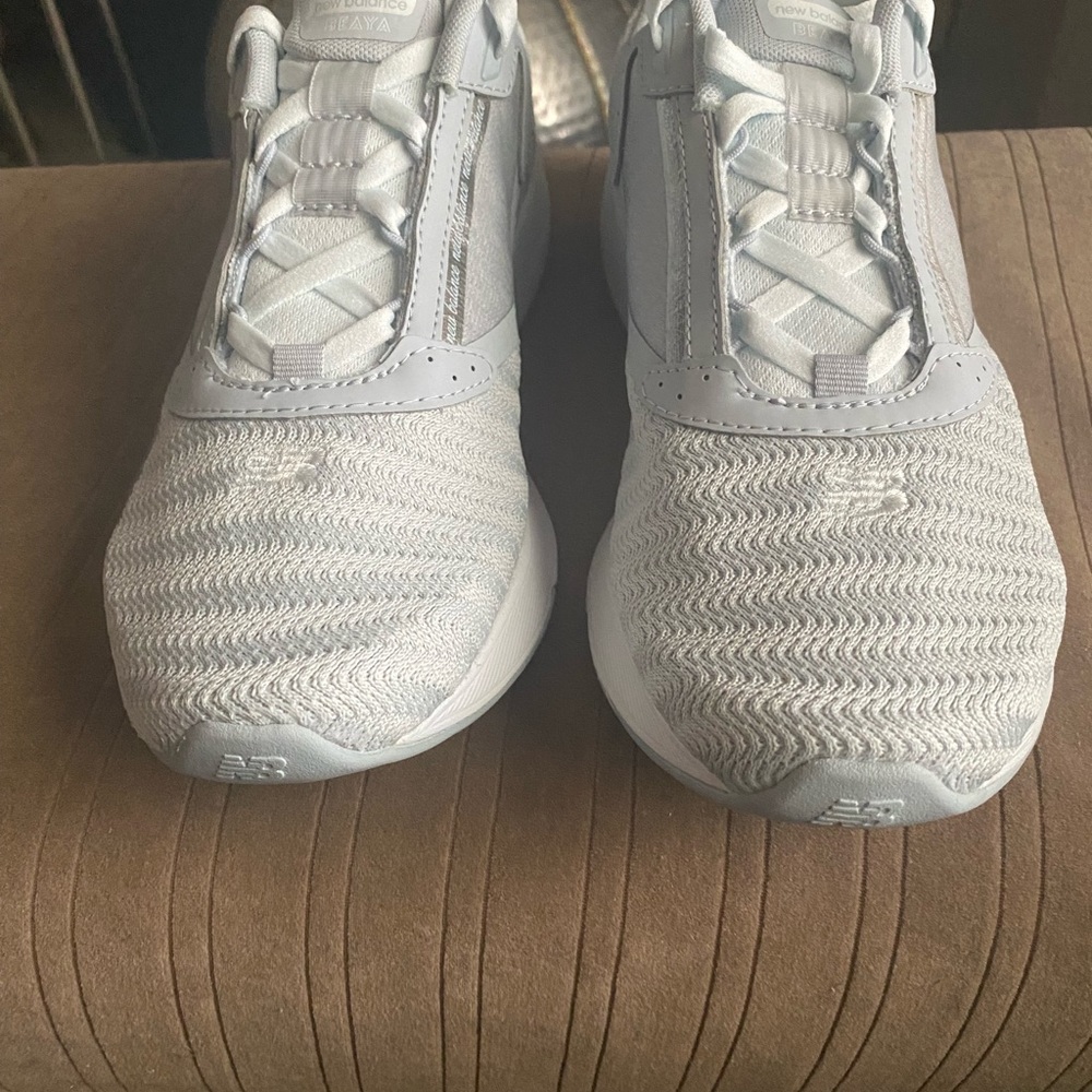 New Balance Beaya gray running shoes